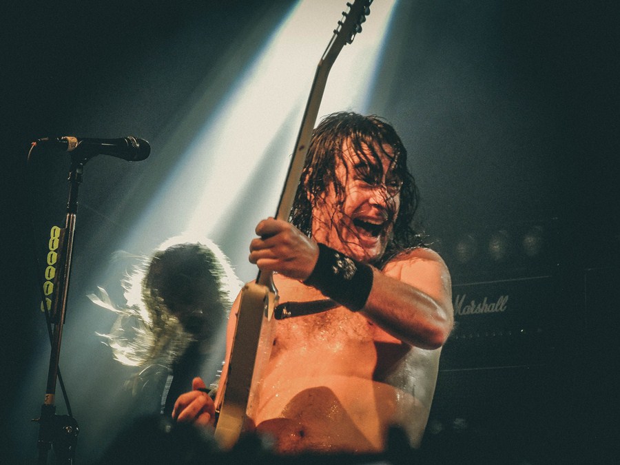 Airbourne  (13)